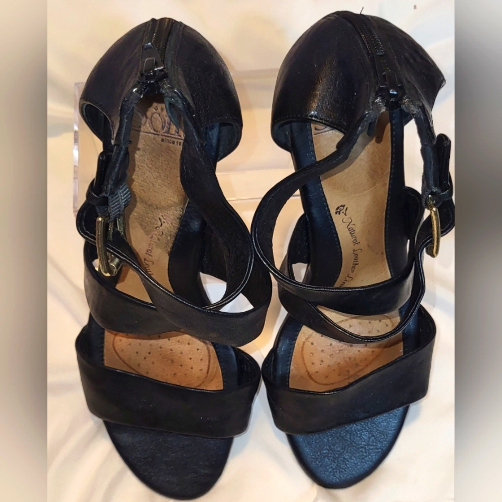 Sofft Innis Black Leather Wedges Size 10